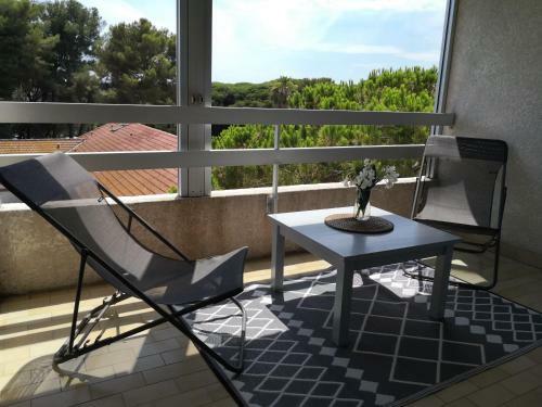 Apartamento Studio � Hy�res Port - Proche De Toutes Commodit�s