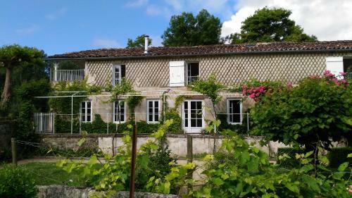 Le Gu� Renard-un Balcon Sur La Charente