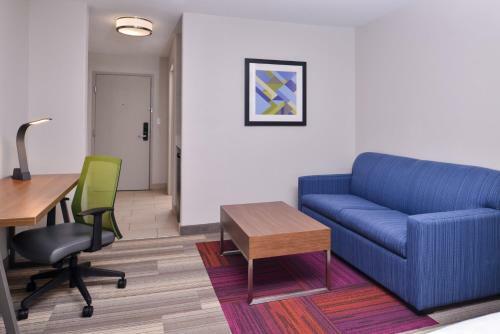Holiday Inn Express Hotel & Suites Elgin
