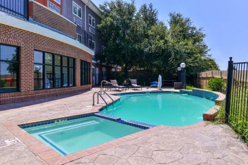 Holiday Inn Express Hotel & Suites Elgin
