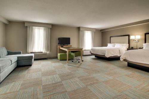 Point South Hotel