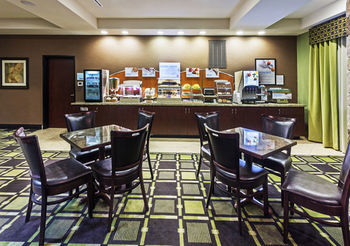 Hotel Holiday Inn Express & Suites Brady