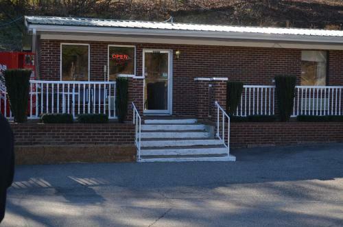 Motel Pinetree Inn