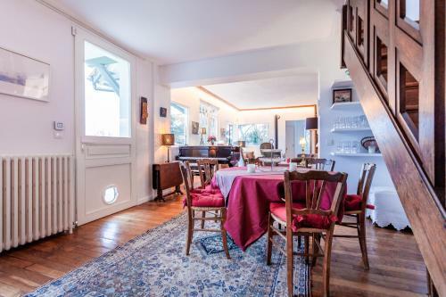 Villa Maison Campagnarde Avec Vue Sur Vall�e � 30 Min De La Tour Eiffel