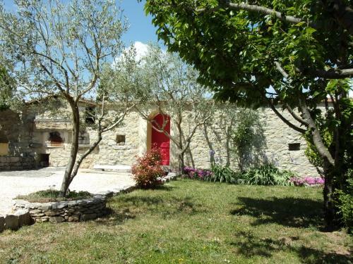 Apartamento Mas Ard�chois Le Pousta *** Piscine Chauff�e