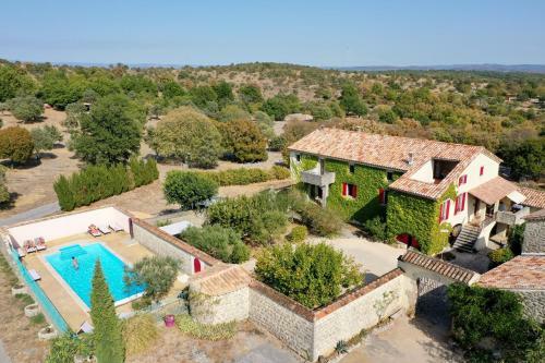 Apartamento Mas Ard�chois Le Pousta *** Piscine Chauff�e
