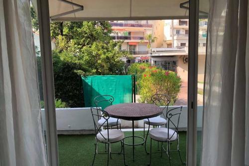 Apartamento Nice Studio With Terrace Near The Beach