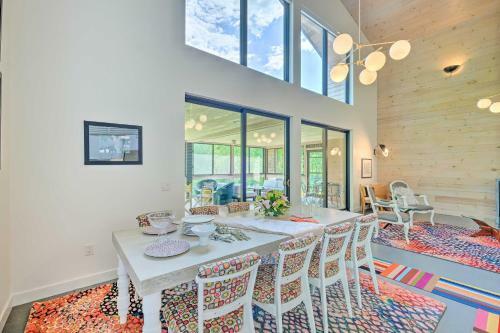 Luxe And Modern Home 30mi To Saratoga Springs!
