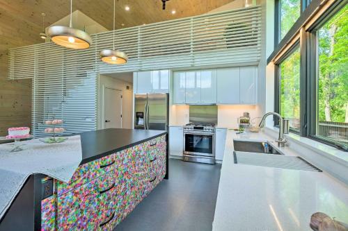 Luxe And Modern Home 30mi To Saratoga Springs!