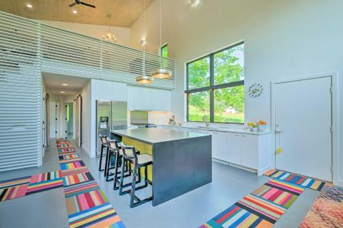 Luxe And Modern Home 30mi To Saratoga Springs!