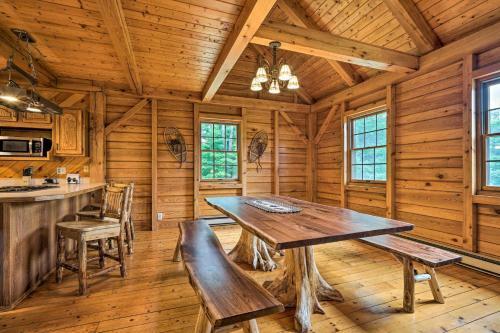 Exquisite Cabin With Deck And Fire Pit, 10 Mi To Lake