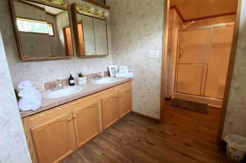 Cozy Getaway Cottage - Catskills Peaceful Hideaway
