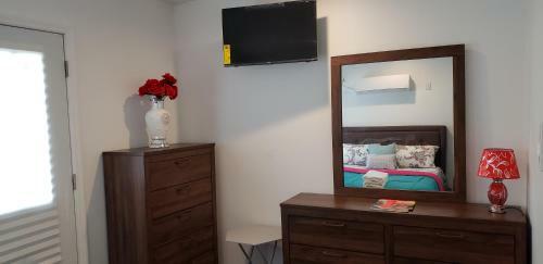 Home Away Holiday Suite