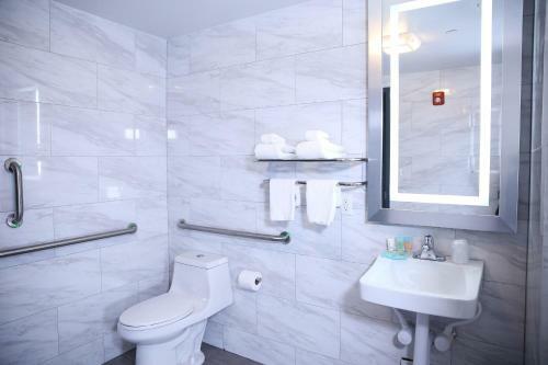 Vybe Hotel