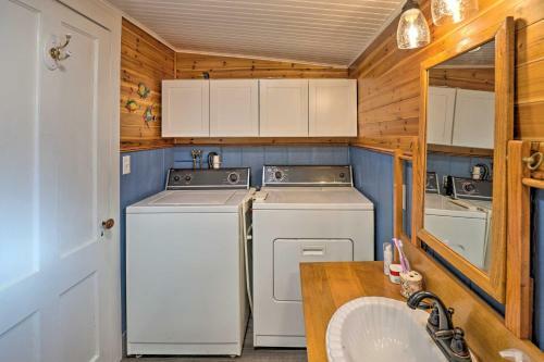 Lakefront Canandaigua Home With Grill, Fire Pit