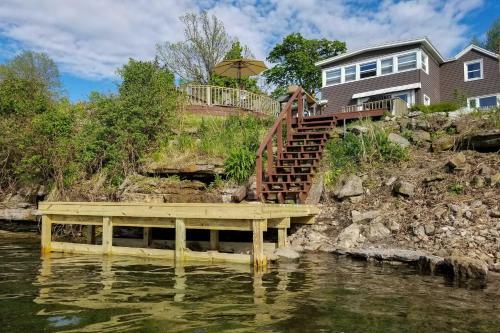Family Cottage On Chaumont Bay, Walk Downtown