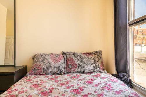 Hostal Empire Blvd Guest House