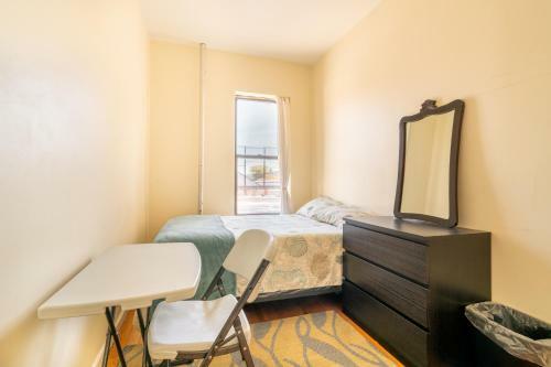 Hostal Empire Blvd Guest House