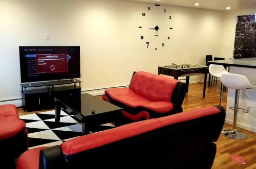 Large Apartment In Brooklyn+ Balcony (water View)
