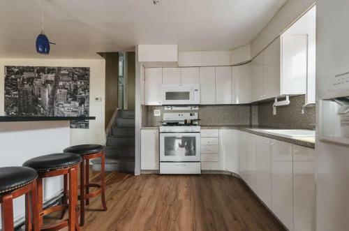 Large Apartment In Brooklyn+ Balcony (water View)