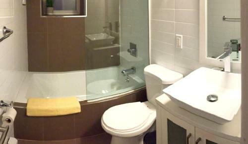 Comfortable And Neat 2 Bdr Apartment In Brooklyn