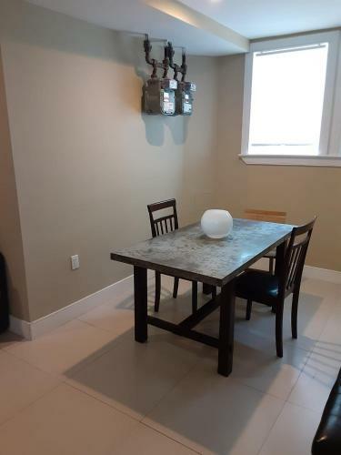 Comfortable And Neat 2 Bdr Apartment In Brooklyn