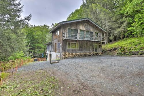 Cozy Couples Cabin Hike, Dine, Fish, And More!