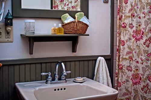 Bed & Breakfast Inn At Silver Maple Farm