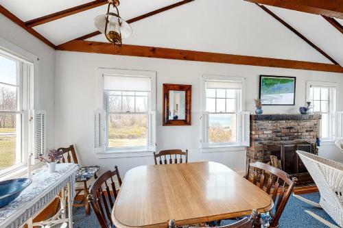 North Fork Waterfront Gem