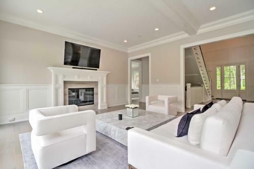 Luxury East Hampton Home With Private Saltwater Pool!