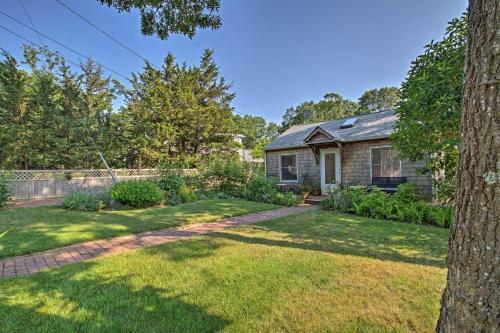 Cute East Hampton Cottage With Patio - Walk To Beach