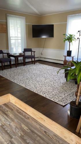 The Kelly House - 4 Br Historic Lodge - Downtown