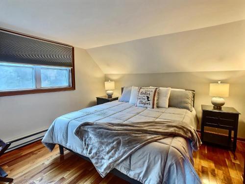 Maples Retreat - 2 Acres - Sleeps 10