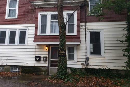 Large Bakery Apartment - Central Downtown Location