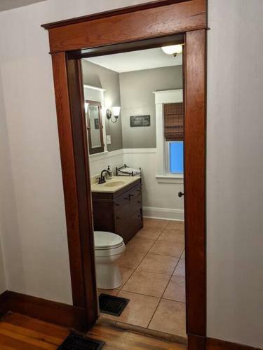Large Bakery Apartment - Central Downtown Location