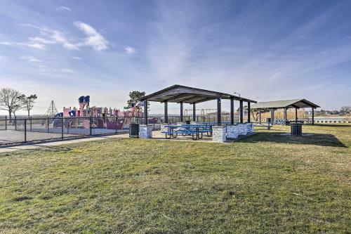 Freeport Guesthouse - Walk To Nautical Mile!