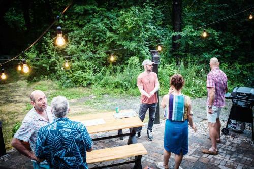 Clermont Cabin: A Quiet, Private Couples Retreat