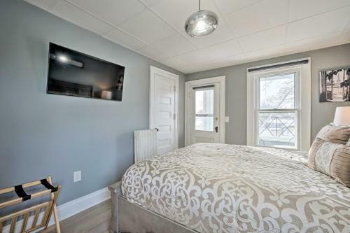 Apartamento Victorian Apt With Balcony Near Lake George!
