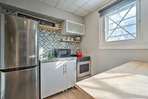 Apartamento Victorian Apt With Balcony Near Lake George!