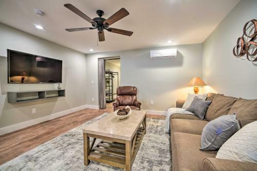 Apartamento Modern Apt Near Lake George - Walk To Beach!