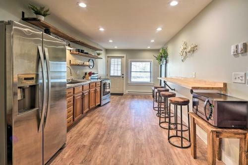 Apartamento Modern Apt Near Lake George - Walk To Beach!