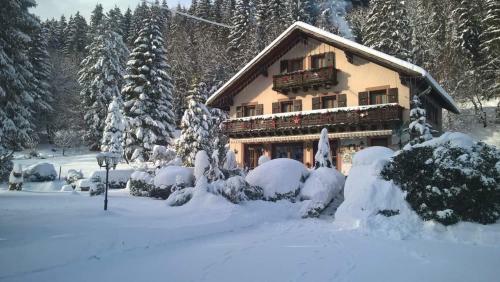 Hostal Chambres D'h�tes Des Cascades St-nicolas