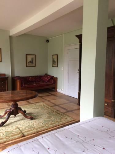 Bed & Breakfast Chateau Du Val Larbont