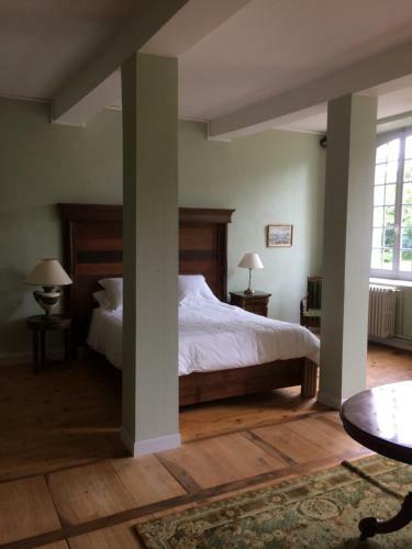 Bed & Breakfast Chateau Du Val Larbont