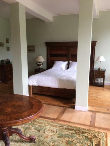Bed & Breakfast Chateau Du Val Larbont