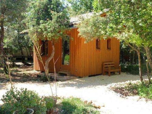 Cabane Des 1000 Pailles