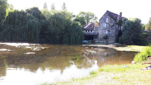 Bed & Breakfast Chambres De Month�ard