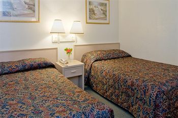 Motel Americas Best Value Inn And Suites Groves