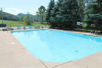 Motel Americourt Hotel - Mountain City