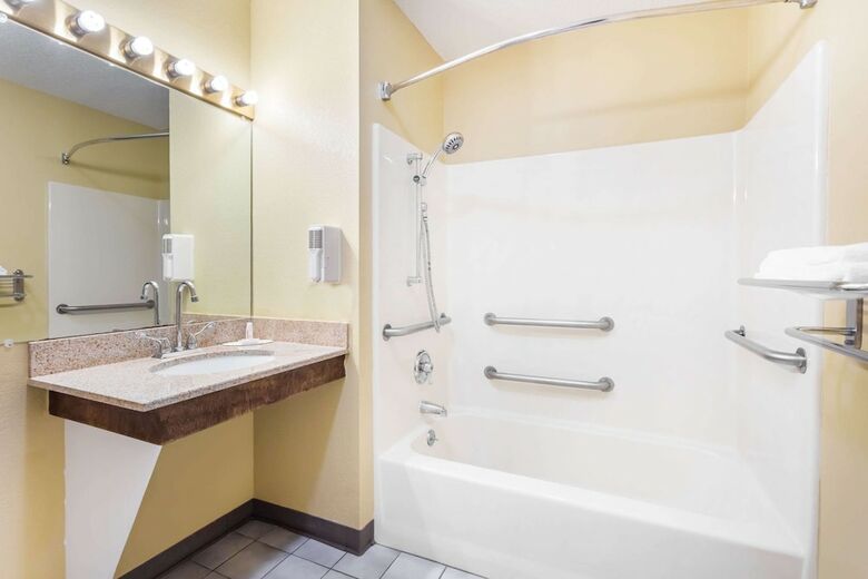 Hotel Days Inn Simpsonville